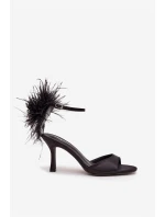 Sandály na podpatku s peřím Caelina – černé Sandály na podpatku s peřím Caelina – černé