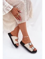 Dámské Pantofle S Přezkami Na Platformě Béžové model 21699240 - Boto Dámské Pantofle S Přezkami Na Platformě Béžové model 21699240 - Boto