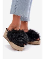Dámské klapky na klínu s kožíškem a pletením černé Virela Dámské klapky na klínu s kožíškem a pletením černé Virela