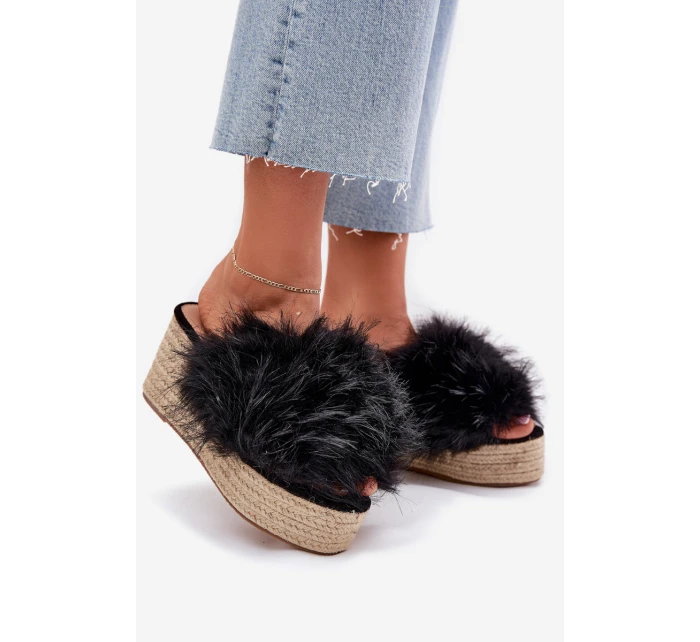 Dámské klapky na klínu s kožíškem a pletením černé Virela Dámské klapky na klínu s kožíškem a pletením černé Virela
