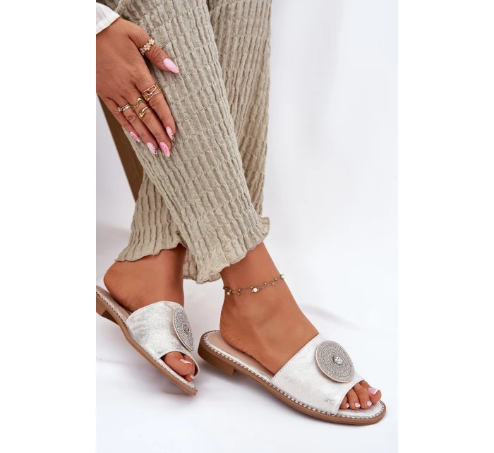 Dámské Pantofle Na Plochém Podpatku S Ozdobou model 21696751 Stříbrné - S.Barski