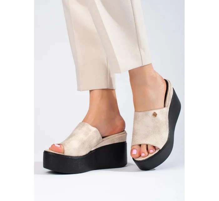 Trendy dámské nazouváky na klínku  model 21135587 - SWEET SHOES