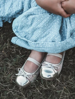 Dětské baletky s mašlí Zlaté Jellema