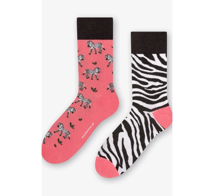 Dámské asymetrické ponožky model 7903973 - More