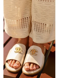 Elegantní Dámské Lesklé Sandály S Ozdobou S.Barski KV27-050 Zlaté