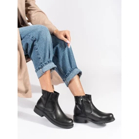 Klasické dámské černé  kotníčkové boty bez podpatku