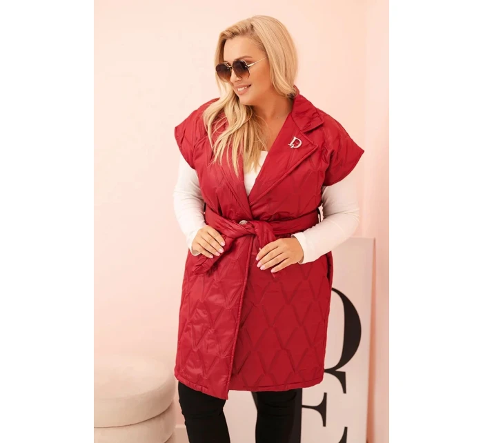 Dámská vesta Plus Size prošívaná s páskem a límcem hnědá