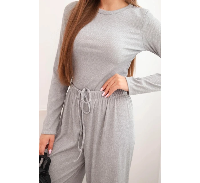 Dámská viskózová souprava s halenkou a širokými kalhotami šedá