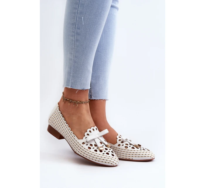 Dámské bílé lodičky s mašlí model 21658382 - Boto