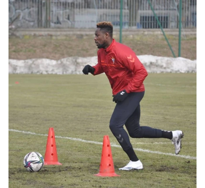 Vysoký sloupek Yakima Sport s otvory 100734