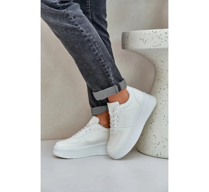 Dámské Tenisky Na Platformě S Dekorativním Šněrováním Bílé model 21684949 - Boto Dámské Tenisky Na Platformě S Dekorativním Šněrováním Bílé model 21684949 - Boto