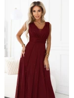 Večerní dlouhé šaty s  a hlubokým výstřihem bordó model 21418737 - numoco basic