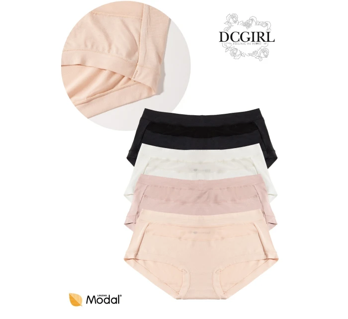 Figi model 21935392 A'12 modal - DC Girl