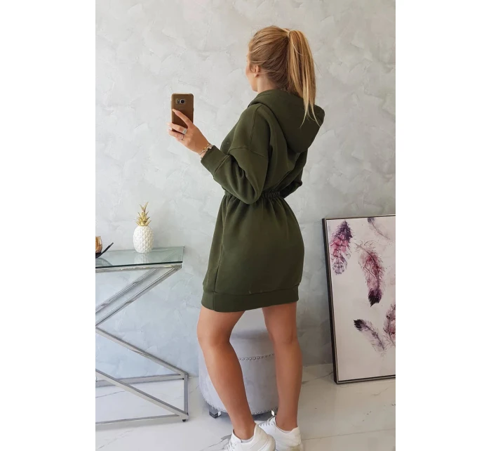 Dámské šaty s kapucí 68470 Khaki zelená - K-Fashion
