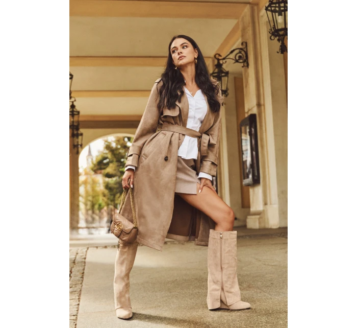 Dámské kozačky na platformě s páskem a stříbrným detailem béžové Korivelle Dámské kozačky na platformě s páskem a stříbrným detailem béžové Korivelle