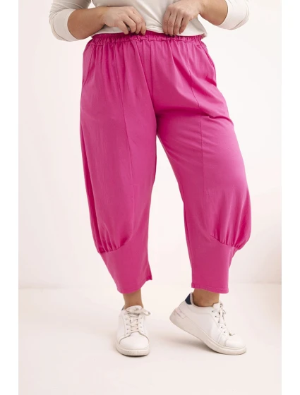 Dámské kalhoty Plus Size s nízkým model 21924465 a gumou v pase růžové - K-Fashion