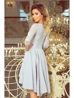 Šedé dámské šaty s krajkovým výstřihem a delším zadním dílem model 7194612 Šedé dámské šaty s krajkovým výstřihem a delším zadním dílem model 7194612