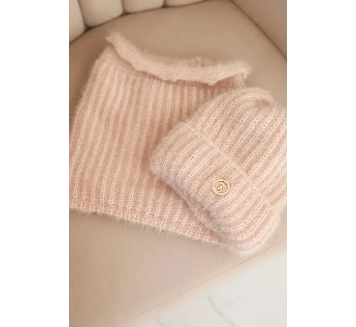 Dámský komplet čepice a šály zimní s ozdobným béžový model 21461112 - K-Fashion Dámský komplet čepice a šály zimní s ozdobným béžový model 21461112 - K-Fashion