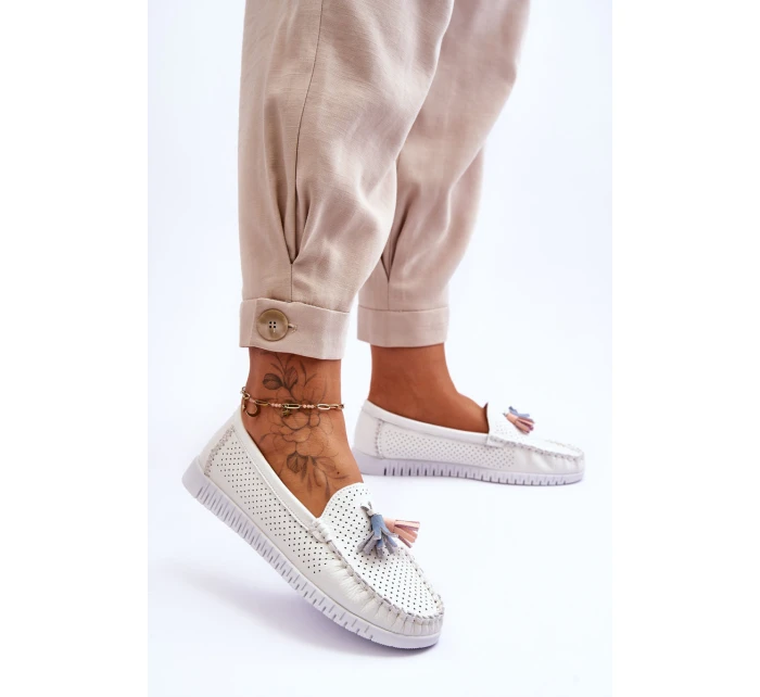 Dámské prolamované kožené mokasíny Bílé model 21618157 - EVENTO Dámské prolamované kožené mokasíny Bílé model 21618157 - EVENTO