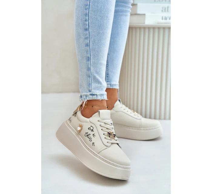 Dámské Kožené Sneakersy Na Platformě S A Béžové model 21675580 - VINCEZA Dámské Kožené Sneakersy Na Platformě S A Béžové model 21675580 - VINCEZA