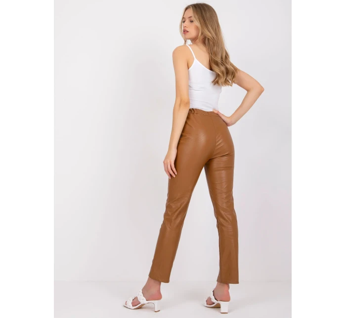 Spodnie DHJ SP model 20108856 camelowy - FPrice Spodnie DHJ SP model 20108856 camelowy - FPrice