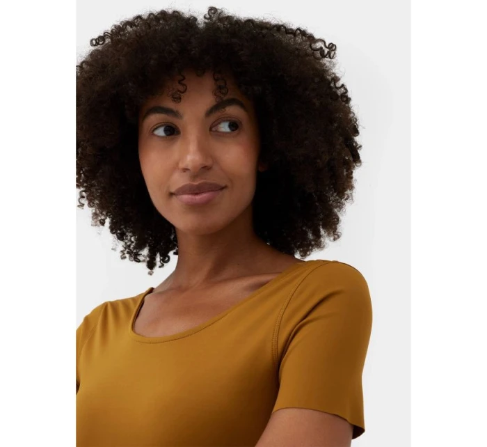 Dámské rychleschnoucí tričko na jógu 4F crop top