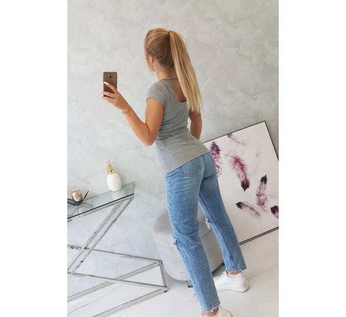 Halenka s krajkovým výstřihem šedá