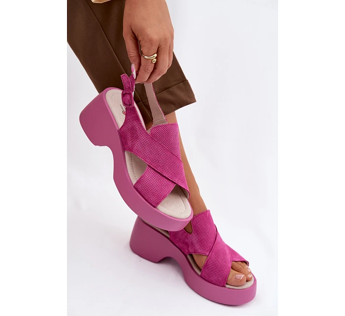 Kožené dámské sandály na platformě model 22101332 Fuchsiová - S.Barski Kožené dámské sandály na platformě model 22101332 Fuchsiová - S.Barski