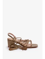 Vázané sandály na nízkém podpatku zdobené cvočky, zelená Chrisele Vázané sandály na nízkém podpatku zdobené cvočky, zelená Chrisele