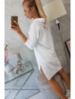 Šaty s kapucí a delšími zády bílé Šaty s kapucí a delšími zády bílé