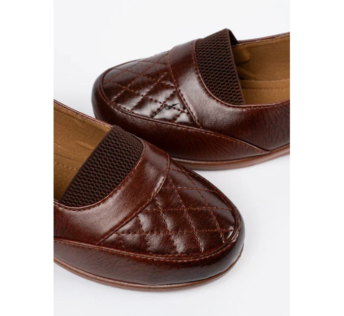 Klasické hnědé  polobotky dámské na klínku