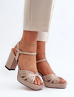 Lakové dámské sandály na podpatku béžové D&A MR38-668