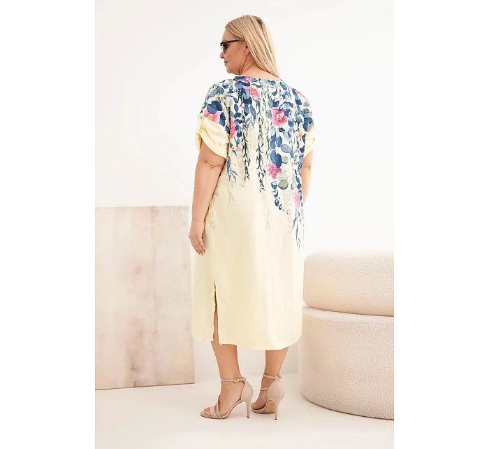 Dámské viskózové šaty Plus Size s krátkým rukávem a rozparky na bocích žlutá