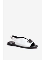 Sandály Na Ploché Podpatky S Dekorací Eko Kůže Stříbrné Tillireta Sandály Na Ploché Podpatky S Dekorací Eko Kůže Stříbrné Tillireta