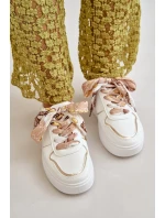 Dámské tenisky na platformě s ozdobným šněrováním bílé Mistra Dámské tenisky na platformě s ozdobným šněrováním bílé Mistra