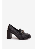 Dámské polobotky na podpatku s a zlatým detailem Černé model 21709845 - Boto Dámské polobotky na podpatku s a zlatým detailem Černé model 21709845 - Boto