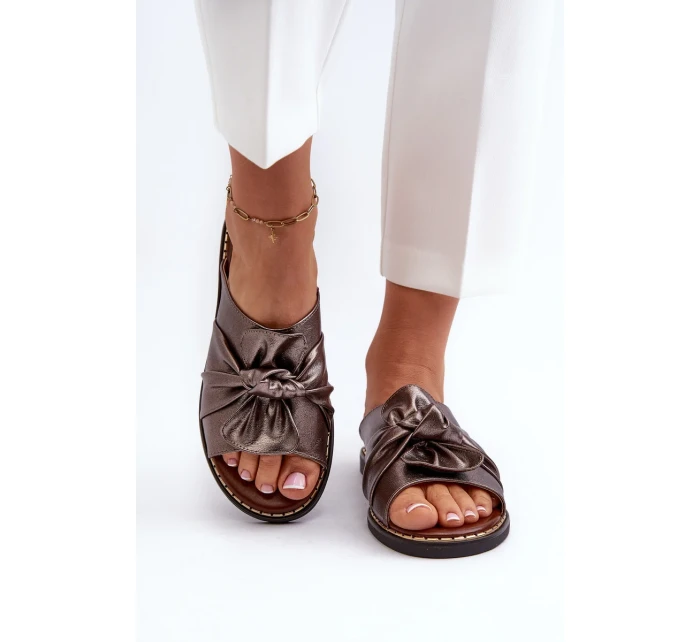 Dámské měděné pantofle na plochém podpatku Nelvira Dámské měděné pantofle na plochém podpatku Nelvira