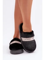 Futrzane Pantofle s ozdobným páskem černé Savalithea