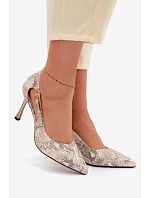 Lodičky s výřezy a zlatým sponou s vzorem model 22091849 - VINCEZA