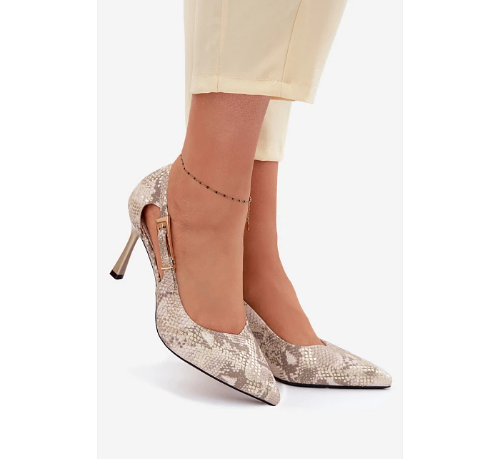 Lodičky s výřezy a zlatým sponou s vzorem model 22091849 - VINCEZA