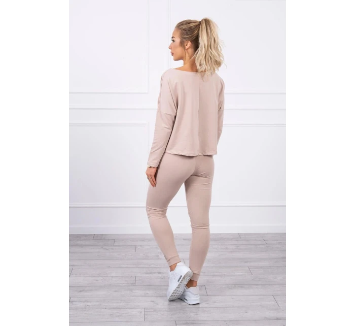 Souprava s oversize halenkou béžové barvy