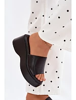 Dámské nazouváky na platformě Černé Virelia Dámské nazouváky na platformě Černé Virelia