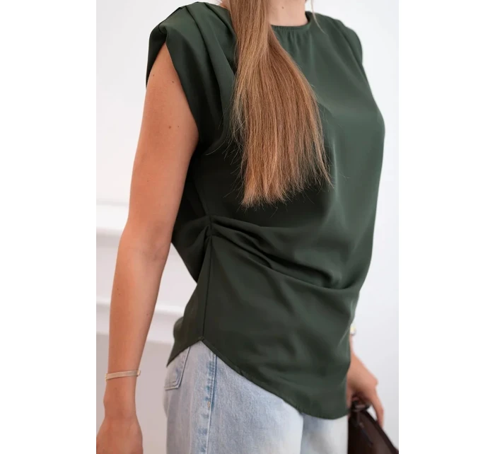 Elegantní dámská halenka s volánky a asymetrickým střihem khaki Elegantní dámská halenka s volánky a asymetrickým střihem khaki