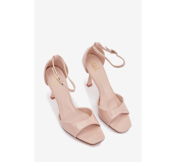 Lakované sandály na jehlovém podpatku béžové model 21788223 - Boto