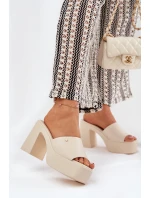 Dámské sandály z eko kůže na podpatku a platformě světle béžové Tamirella Dámské sandály z eko kůže na podpatku a platformě světle béžové Tamirella