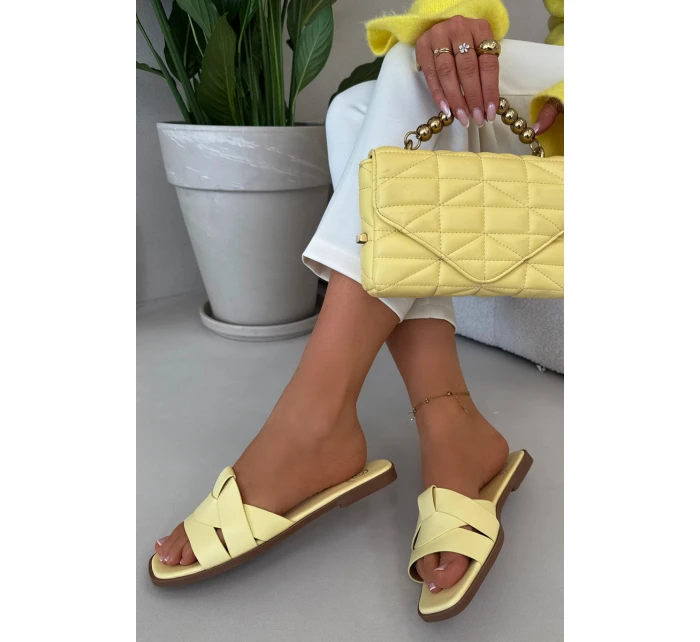 Dámské ploché pantofle s pásky žluté model 21937369 - Boto