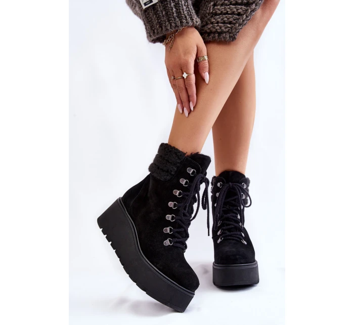 Dámské semišové boty na klínku černé model 21605548 - Boto