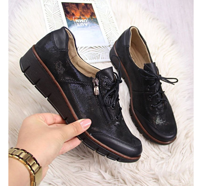 Helios W H334 černá lesklá kožená obuv