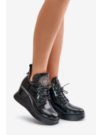 Dámské Lakované Boty Na Klínu Zateplené model 21672157 Černé - VINCEZA