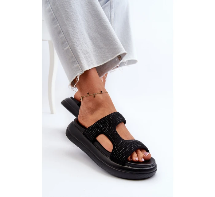 Ozdobené dámské sandály na platformě černé model 21656706 - Boto Ozdobené dámské sandály na platformě černé model 21656706 - Boto